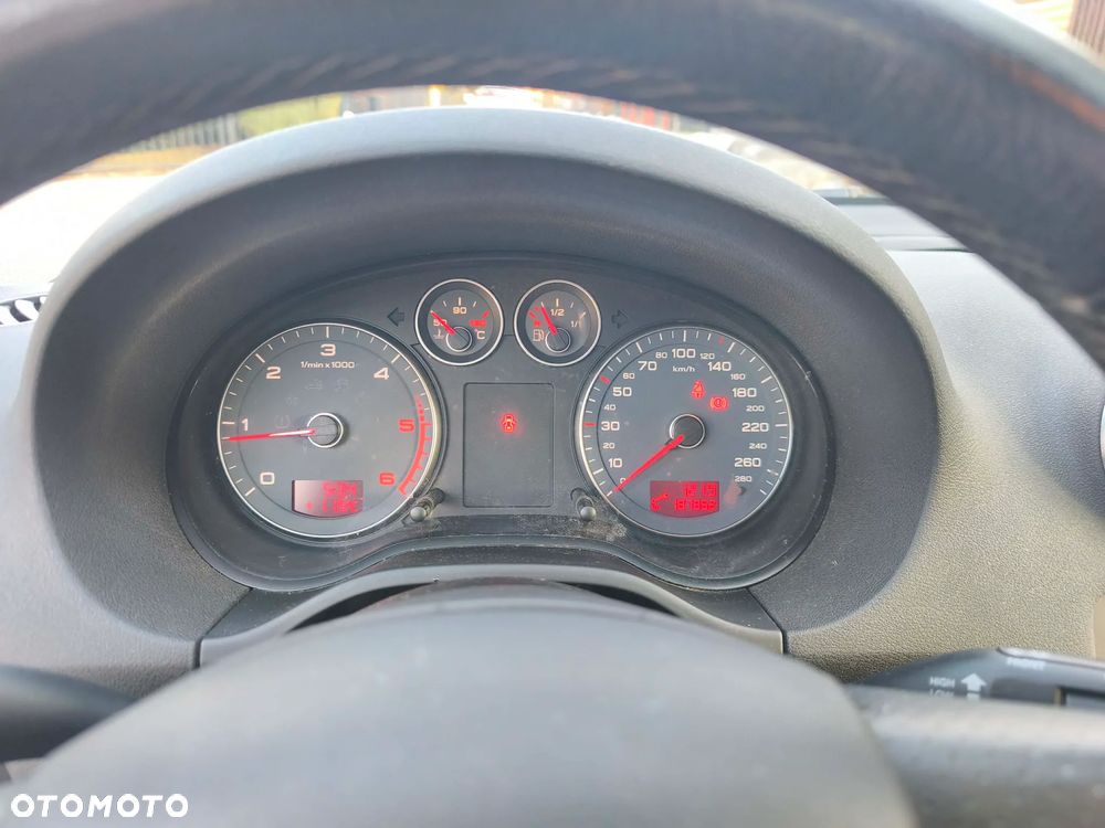 Audi A3 Sportback 1.6 TDI DPF Ambition - 9