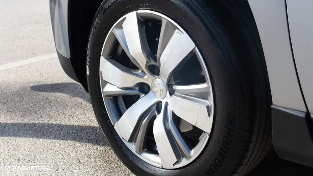 Peugeot 2008 1.2 PureTech Style - 9