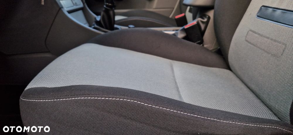 Ford Focus 1.6 16V Style - 11