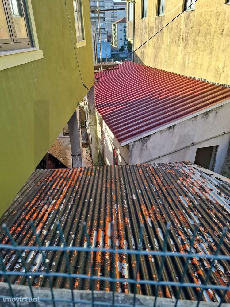 Prédio ao metro de ST Ovidio - Grande imagem: 4/22