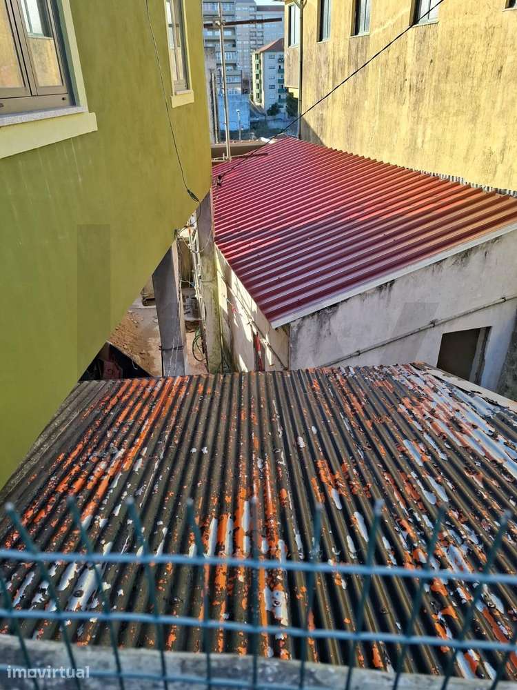 Prédio ao metro de ST Ovidio - Grande imagem: 4/22