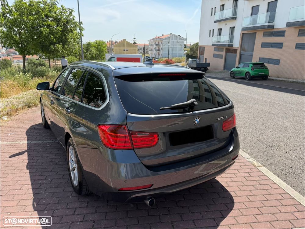 BMW 320 d Auto Line Luxury - 12