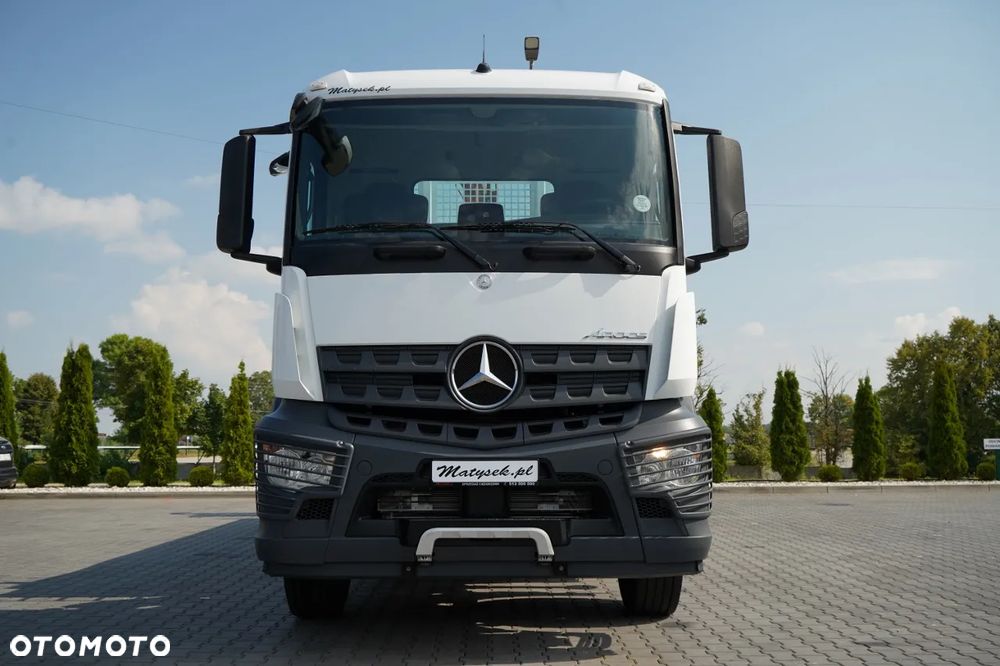 Mercedes-Benz / AROCS 2643 / 6x2 / SKRZYNIOWY - 6,4 M / HDS palfinger pk 20001-k - wysów: 10,2 M / OŚ PODNOSZONA / STEROWANIE RADIOWE / ROTATOR / WIDŁY / OPONY 100 % / 2017 ROK - 13