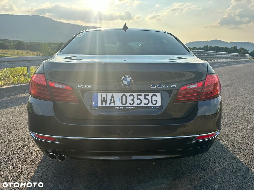 BMW Seria 5 530d xDrive Luxury Line - 13