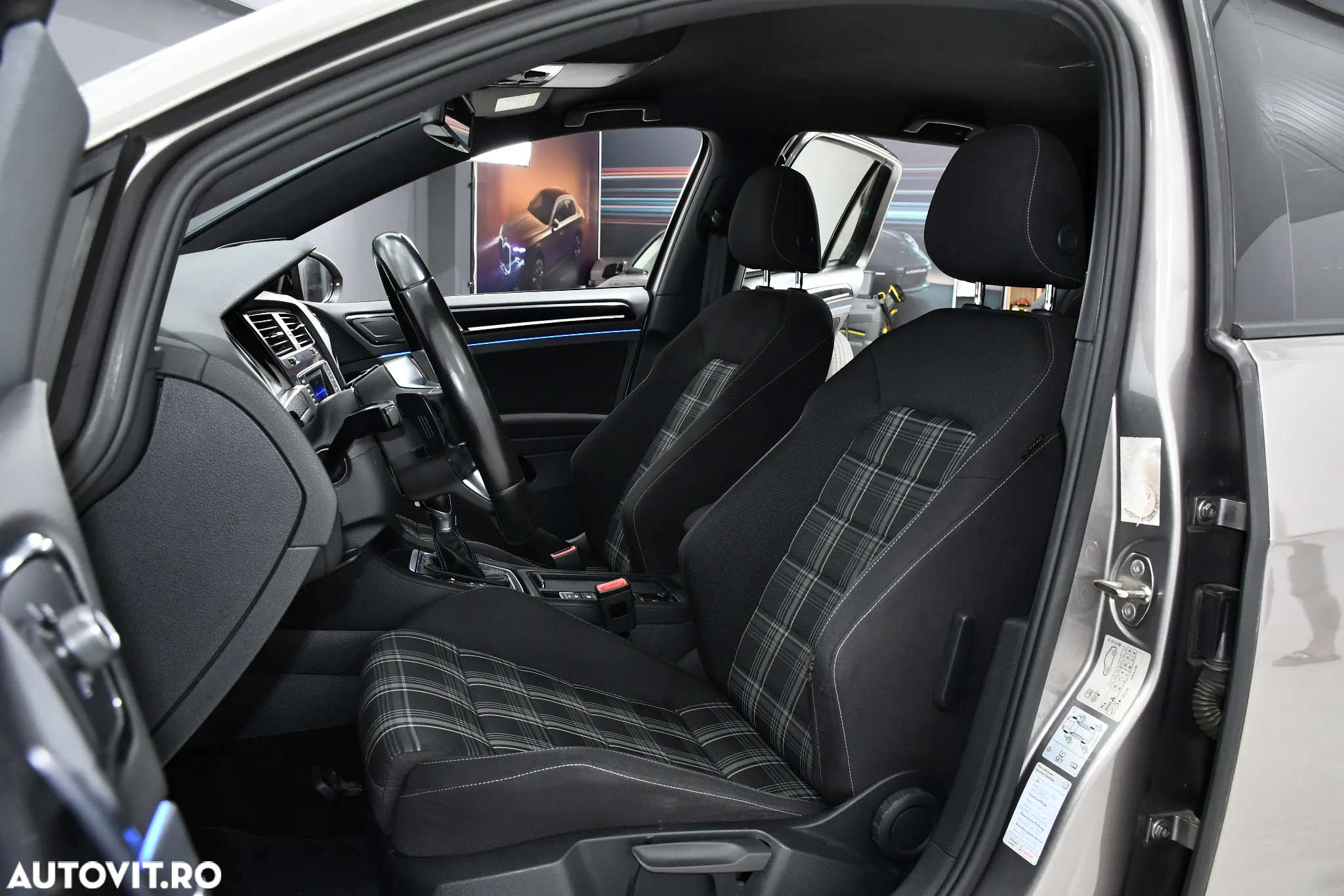 Volkswagen Golf 2.0 TDI DPF BMT DSG GTD - 13