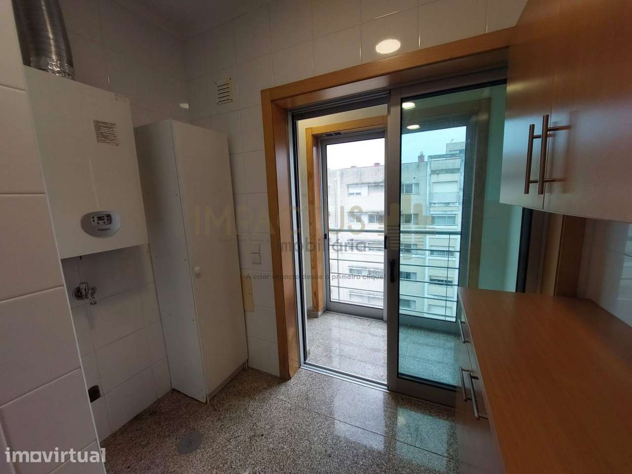 Apartamento T2 convertido em T3 - Grande imagem: 3/18