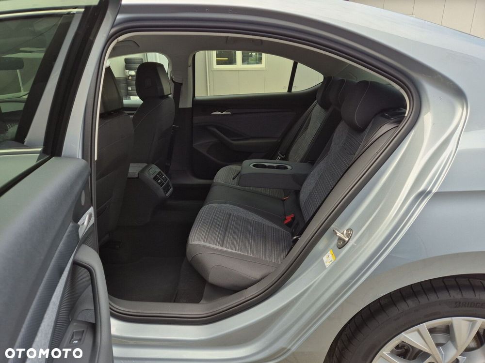 Skoda Superb 1.5 TSI mHEV Drive DSG - 21