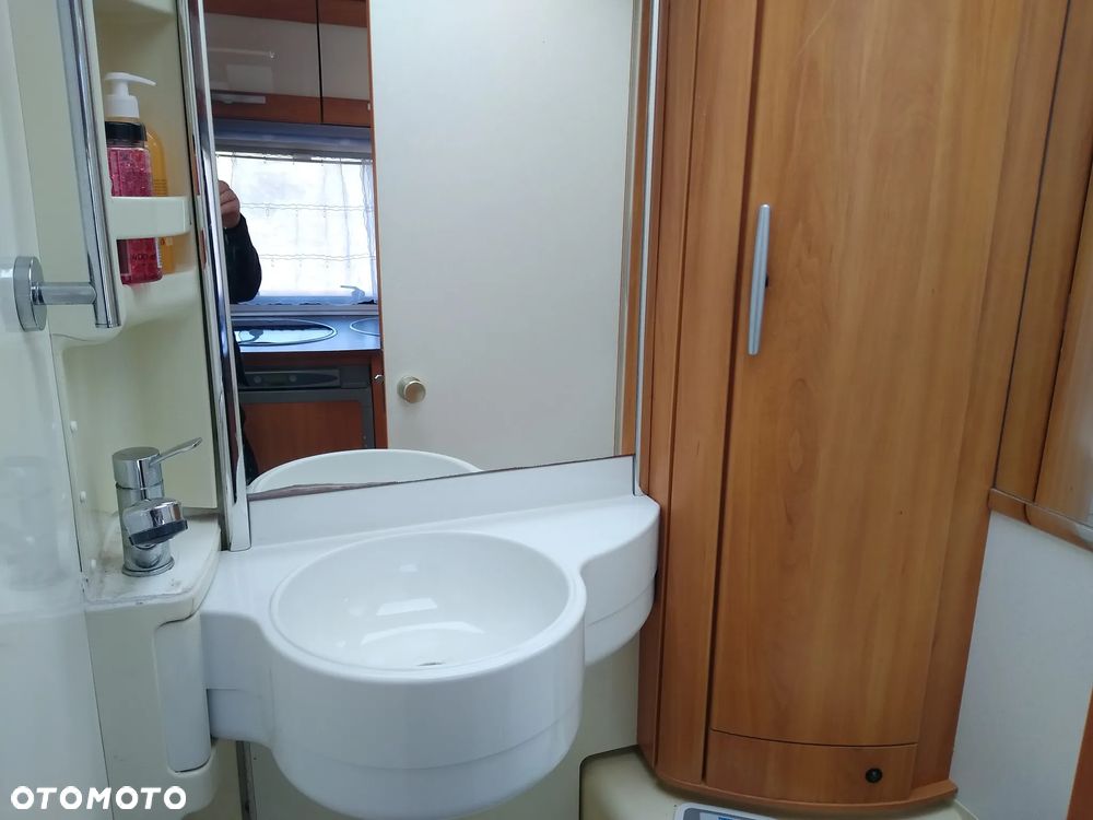 Hymer-Eriba HV 562 - 4