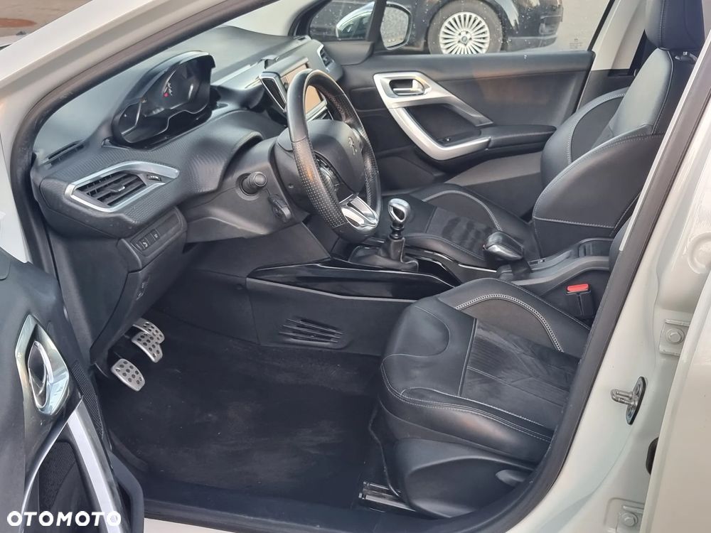 Peugeot 2008 BlueHDi FAP 120 STOP & START Crossway - 15