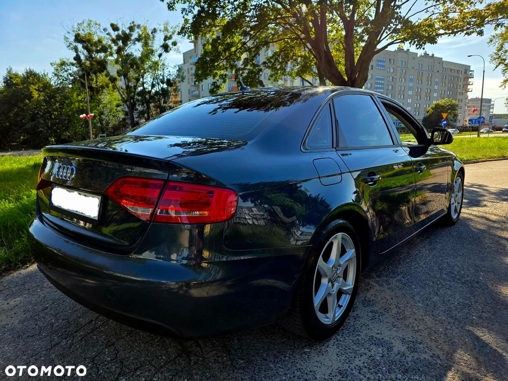 Audi A4 Limousine - 3