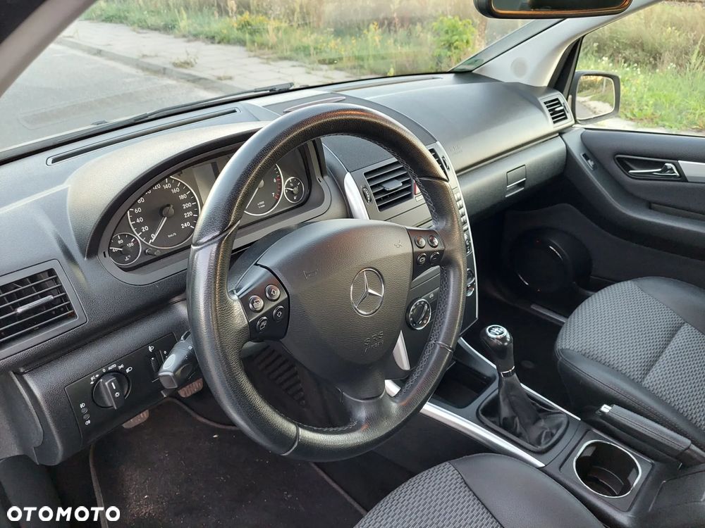Mercedes-Benz Klasa A 180 BlueEFFICIENCY Avantgarde - 5