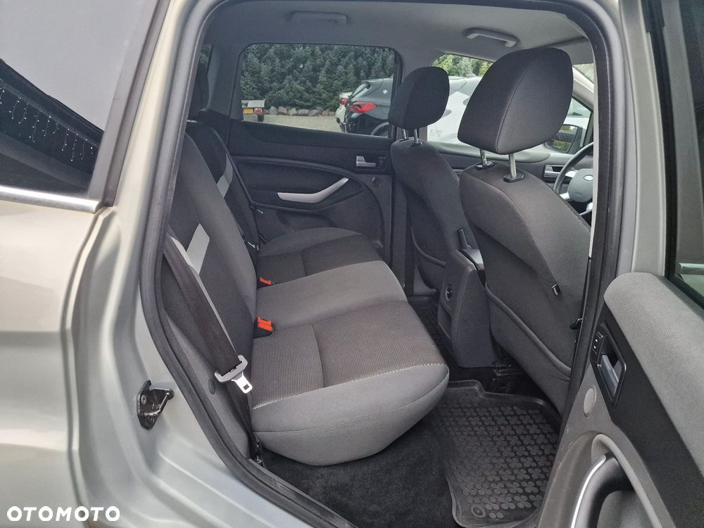 Ford Kuga 2.0 TDCi 2x4 Titanium - 14