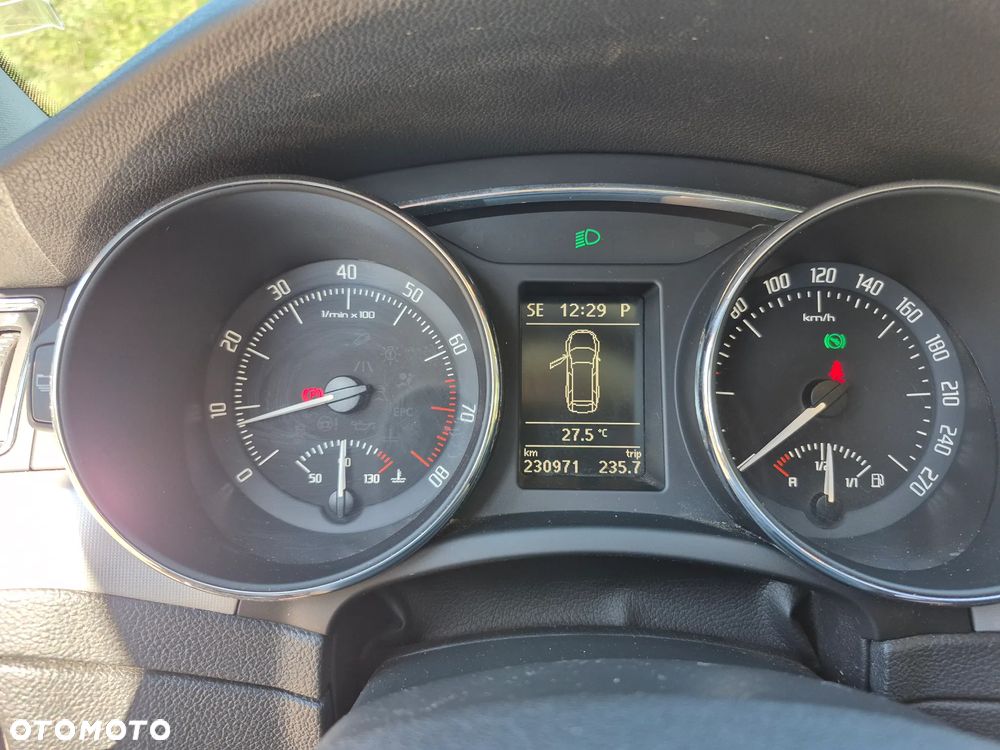 Skoda Superb 1.8 TSI Elegance DSG - 14