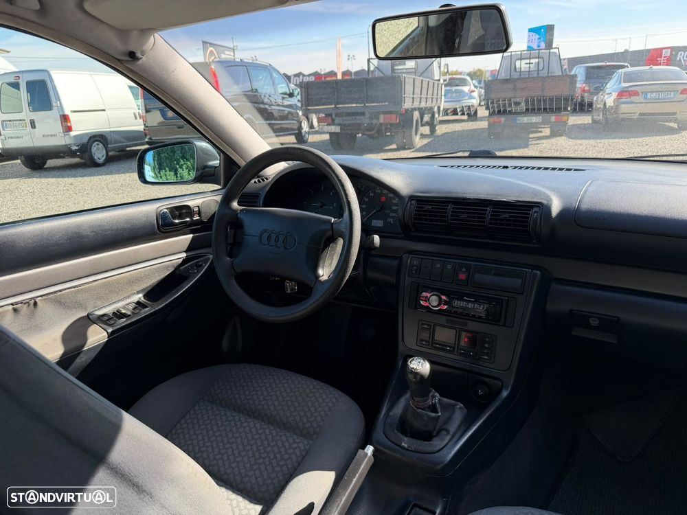 Audi A4 1.9 TDI Confort - 9