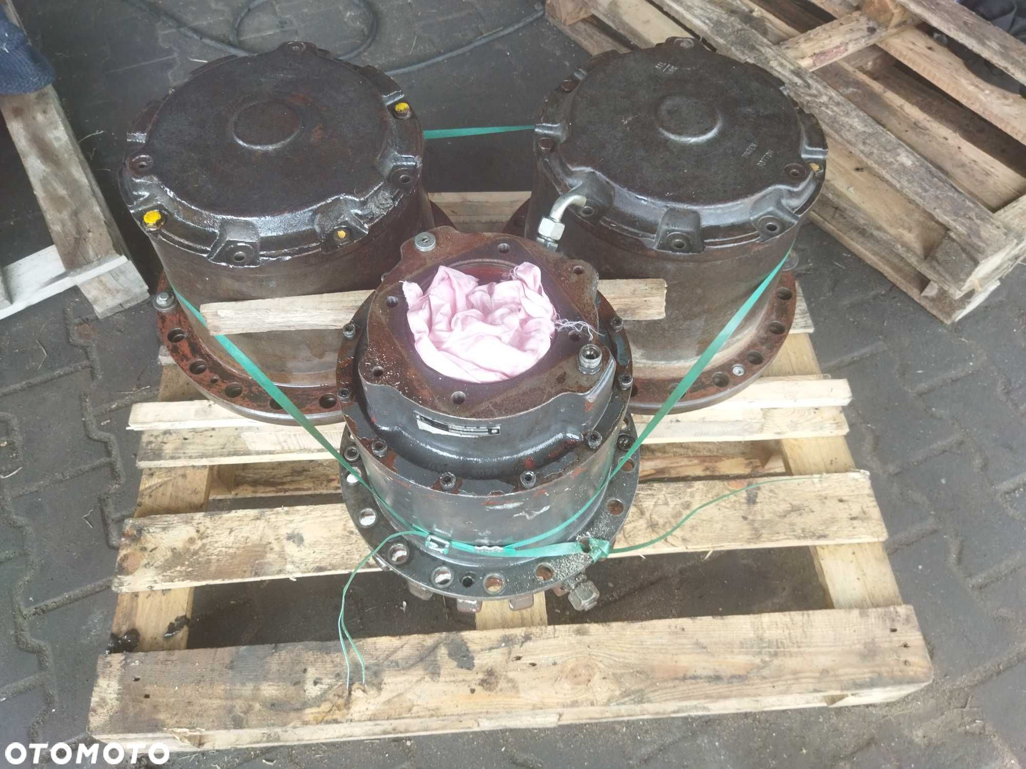 Koparka O&K - RH 6.5 - Reduktor obrotu -18 śrub - 1