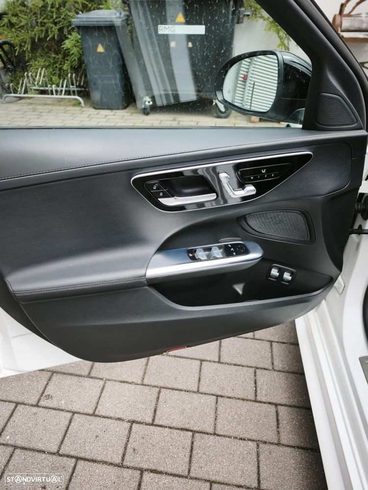 Mercedes-Benz C 300 e AMG Line - 11