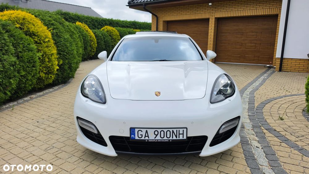 Porsche Panamera - 12