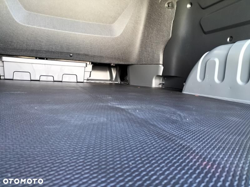 Renault Trafic - 11