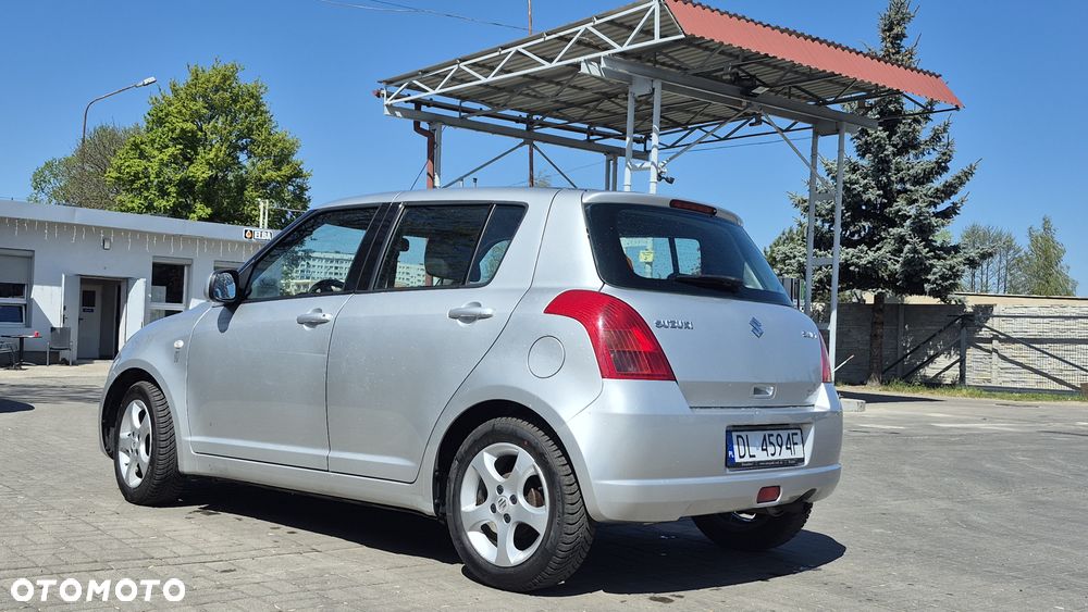 Suzuki Swift - 3