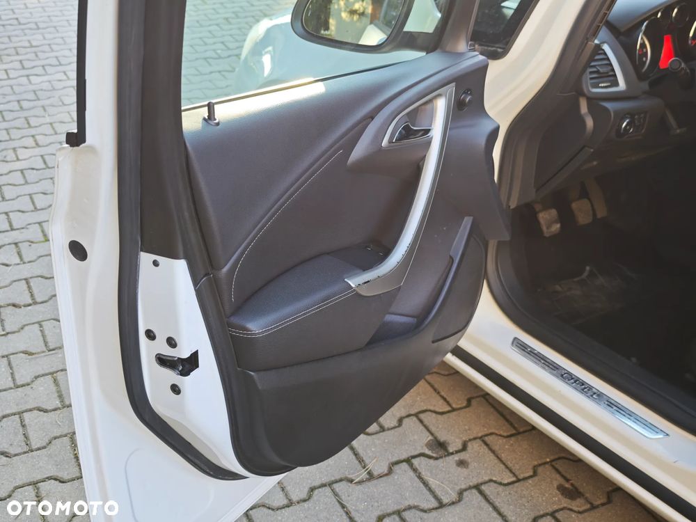 Opel Astra 1.4 Innovation - 24