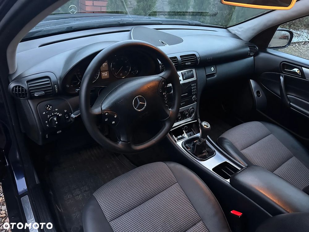 Mercedes-Benz Klasa C 180 T Kompressor Avantgarde - 9