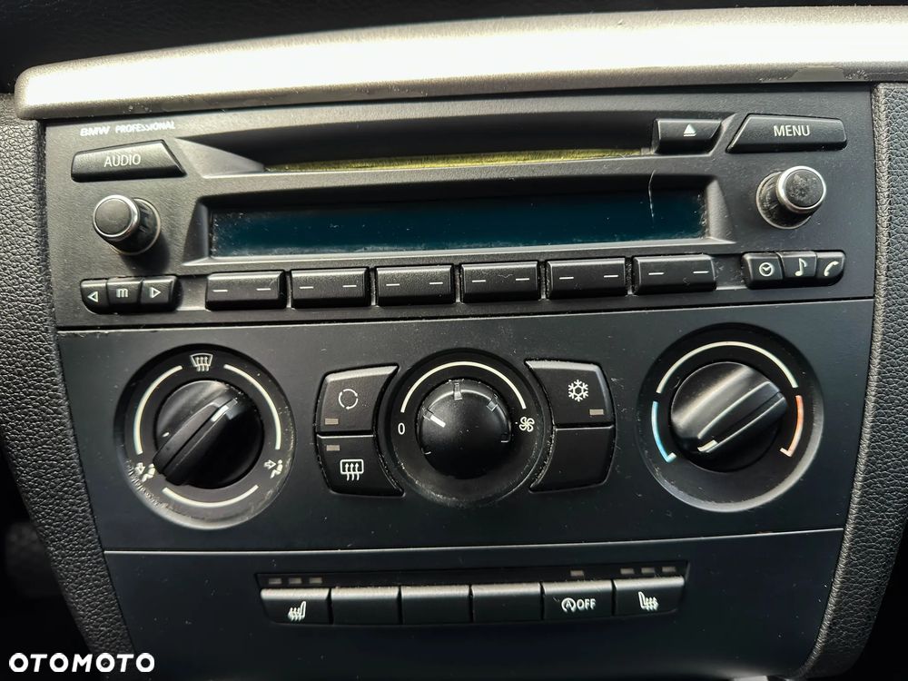 BMW Seria 1 116i - 35
