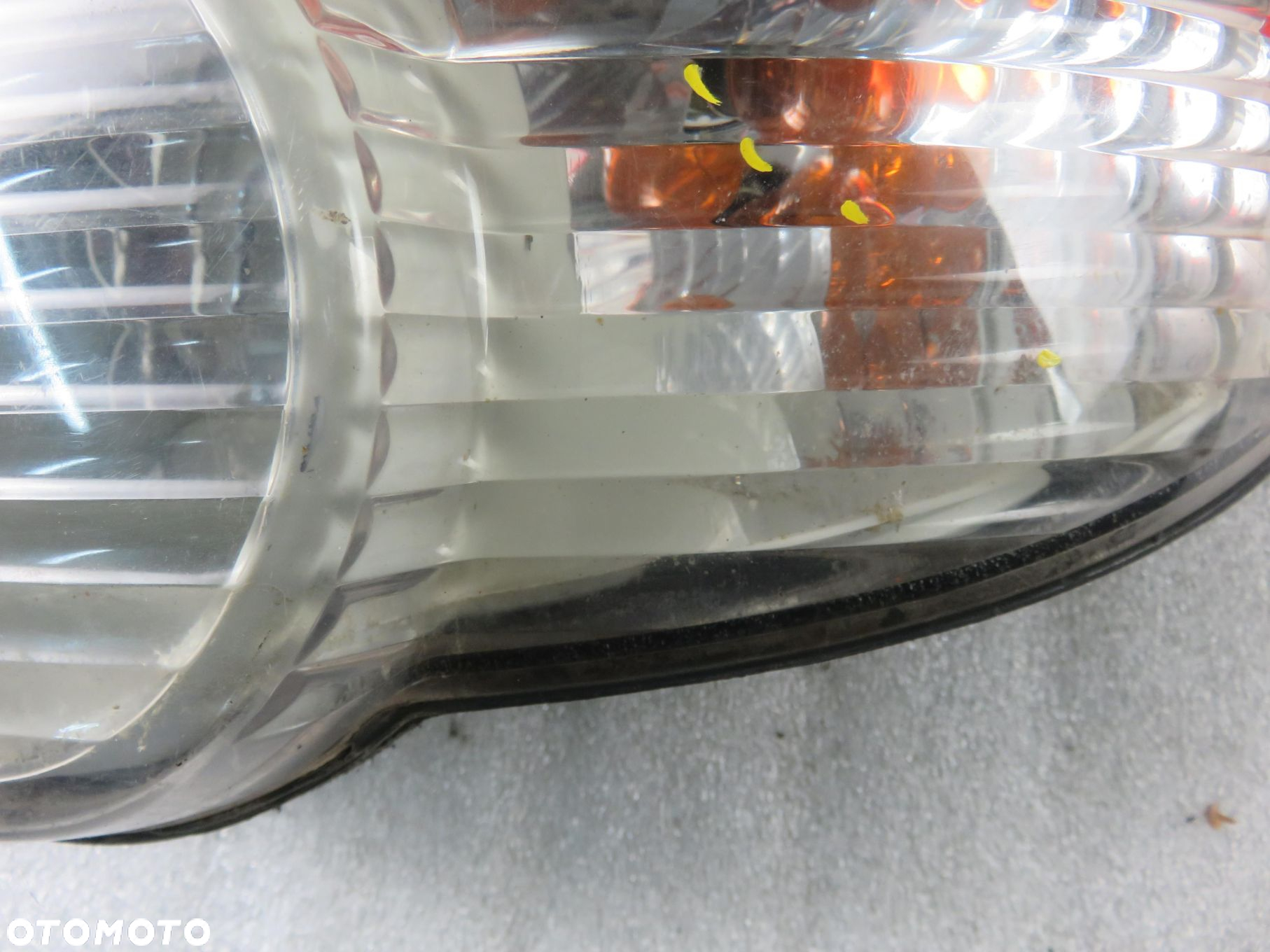 LAMPA PRAWA TYLNA SUBARU IMPREZA II - 8
