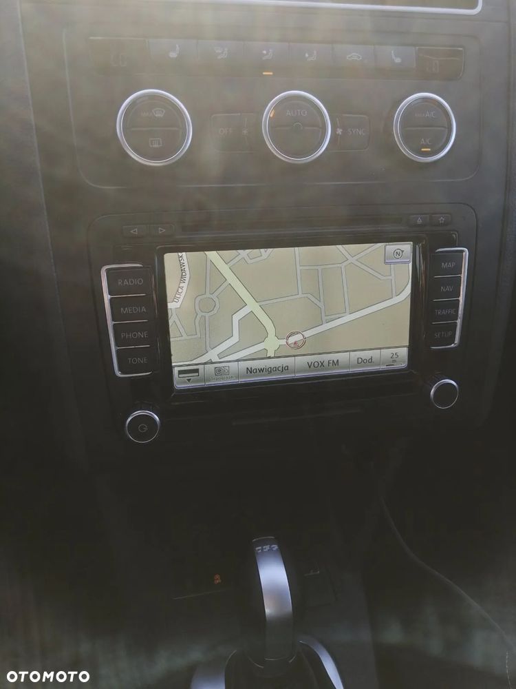 Volkswagen Touran 1.6 TDI DPF Highline DSG - 11