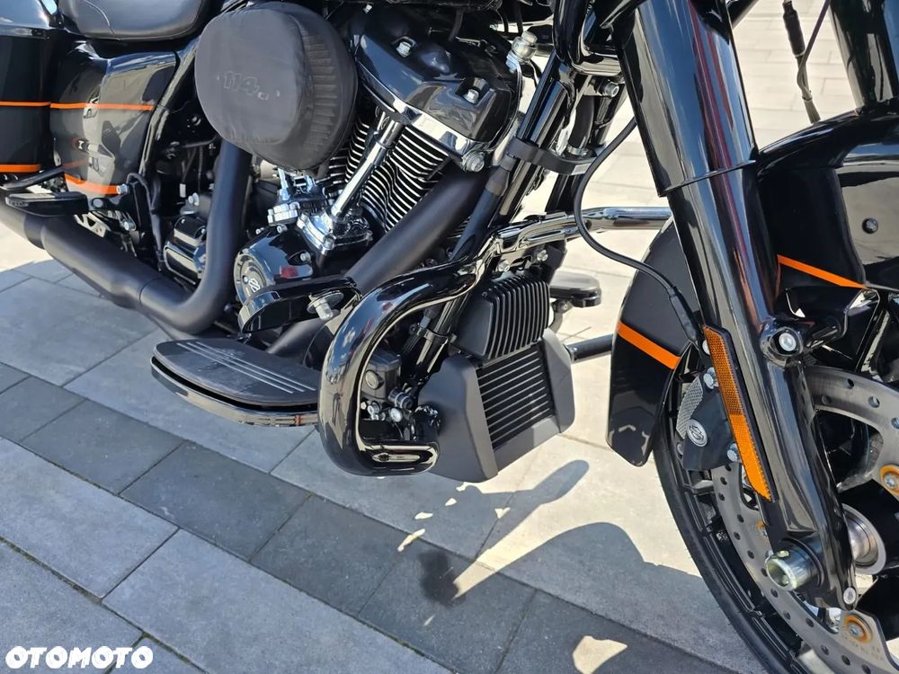 Harley-Davidson Touring Road Glide - 20