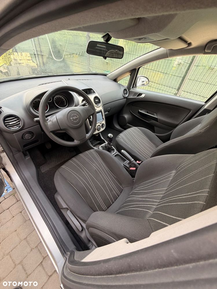 Opel Corsa 1.2 16V - 10
