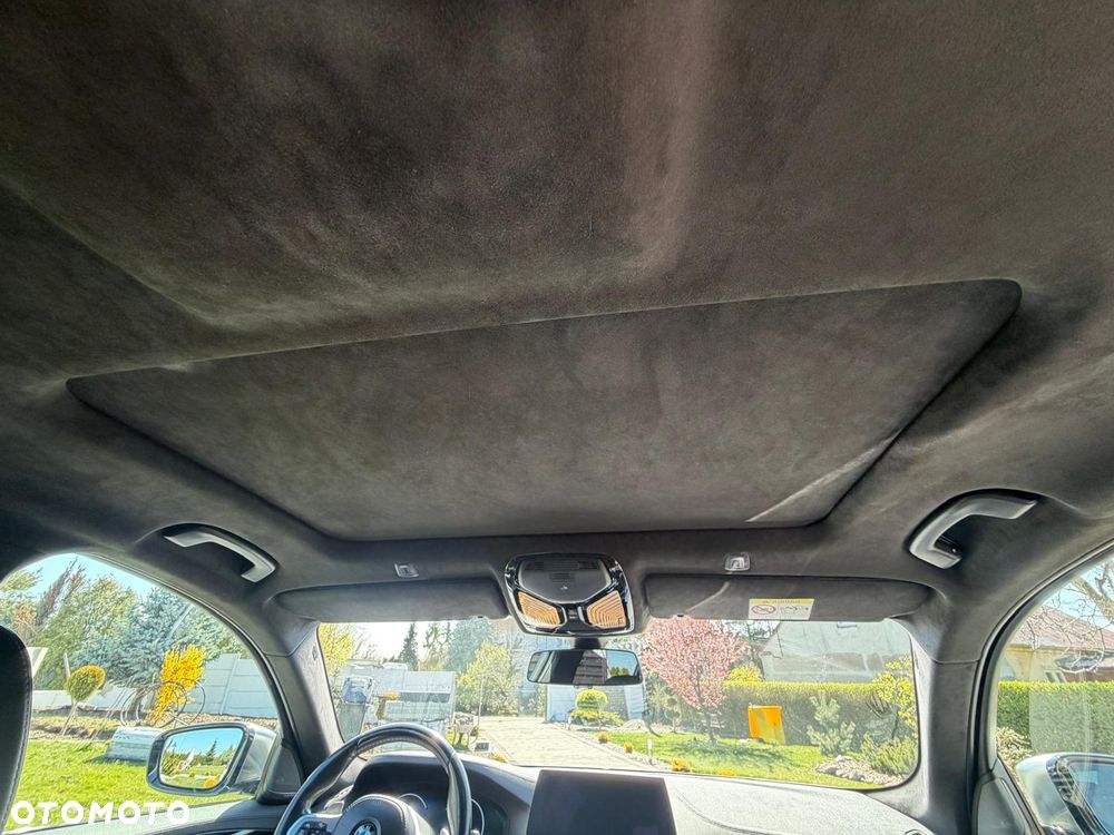 BMW Seria 5 M550i xDrive sport - 29