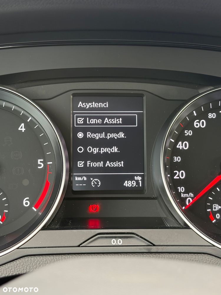 Volkswagen Passat - 30