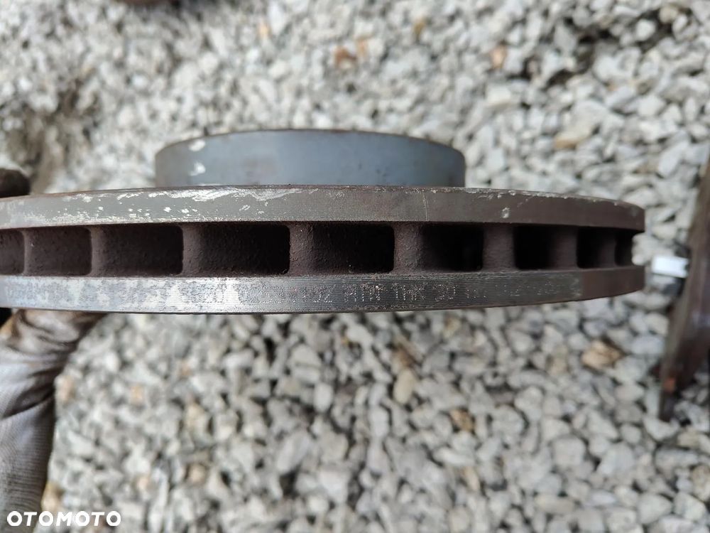 MERCEDES w212 W204 W207 TarczeHamulcowe Perforowane 322mm Przód Komplet z Klockami - 16
