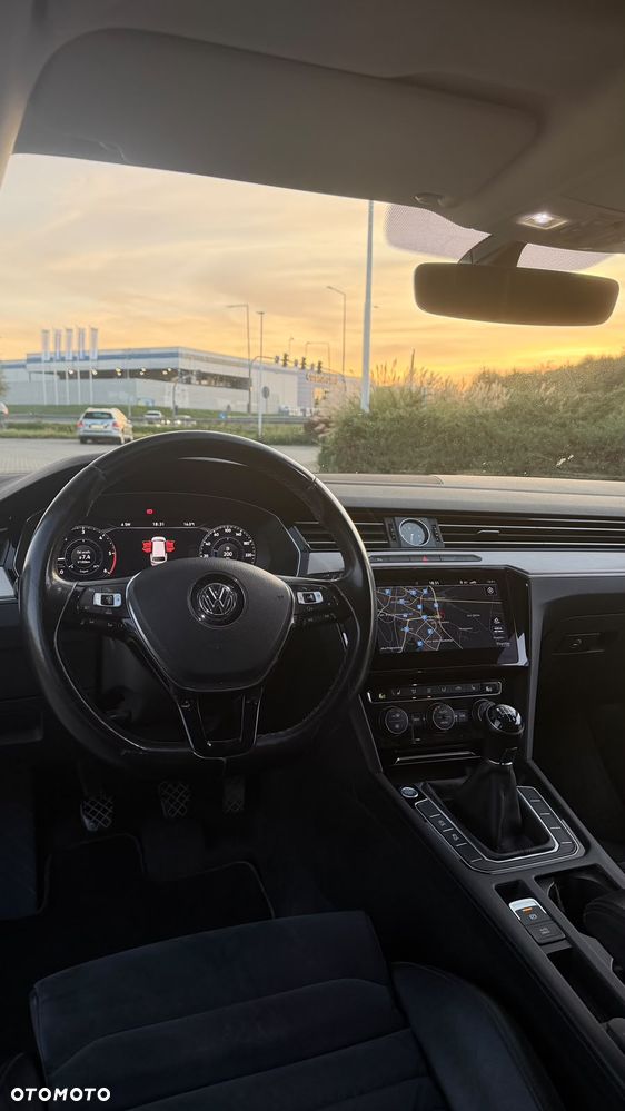 Volkswagen Passat 2.0 TDI BMT Highline - 11