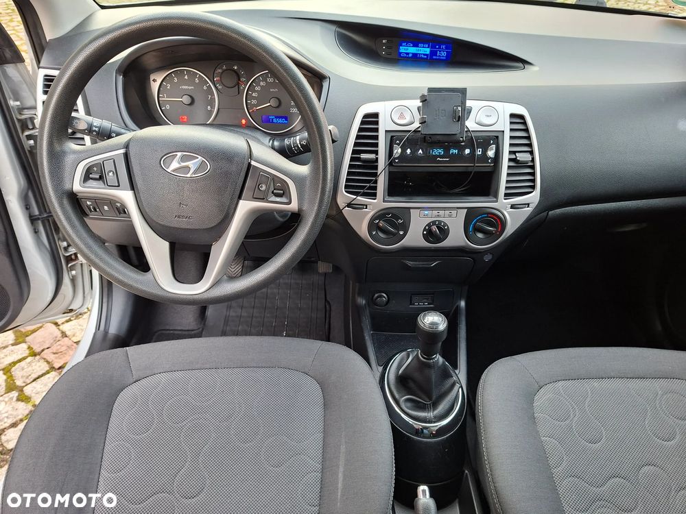 Hyundai i20 1.2 UEFA EURO 2012 Edition - 20