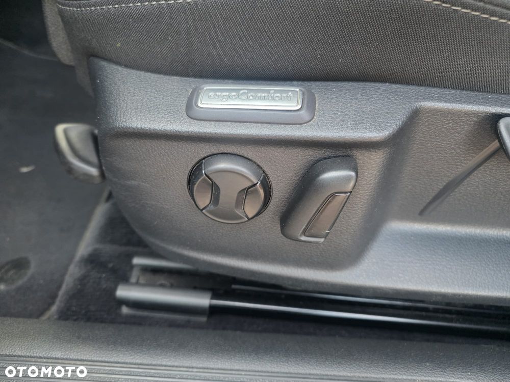 Volkswagen Passat 1.6 TDI (BlueMotion Technology) DSG Comfortline - 19