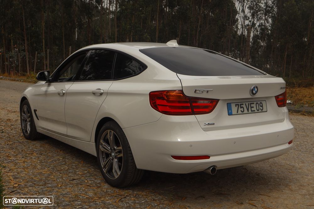 BMW 320 d xDrive Sport Line — fotografia 27