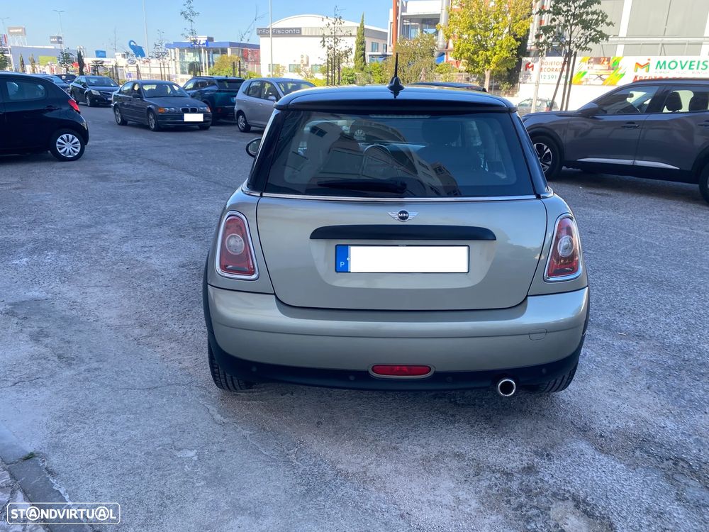 MINI 3 Portas One D - 8
