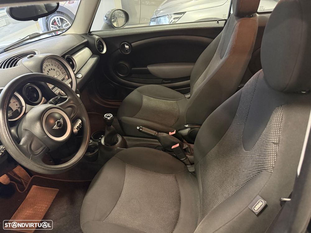 MINI 3 Portas One - 4