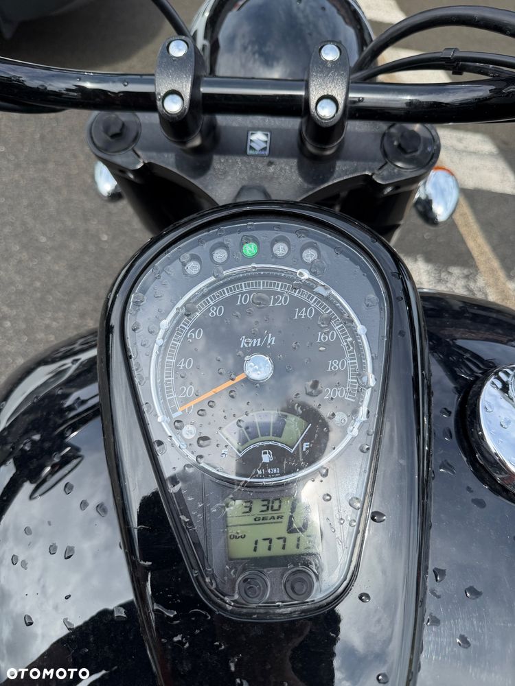 Suzuki VL 800 Volusia - Boulevard C50 - 3