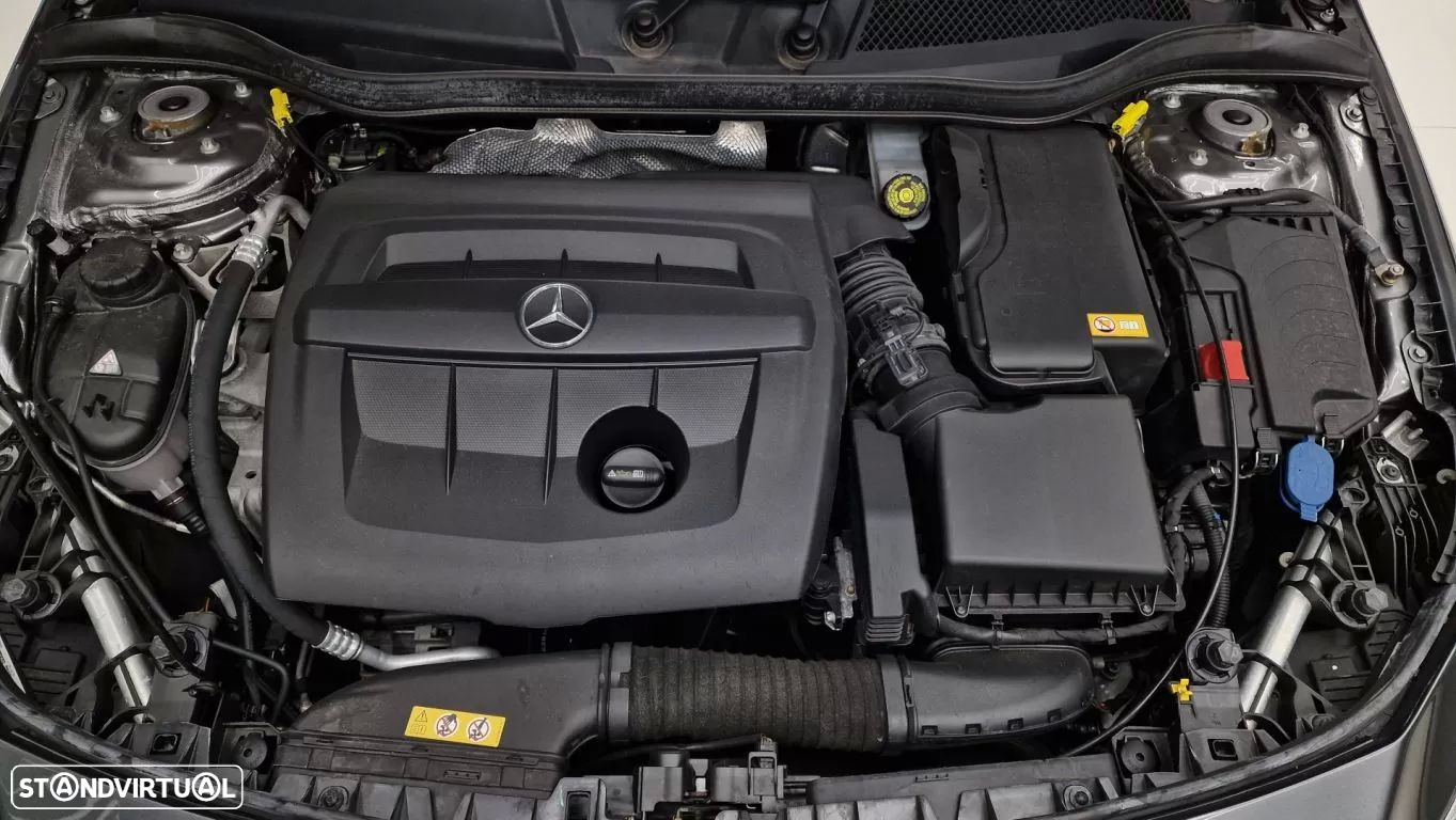 Mercedes-Benz CLA 180 d Shooting Brake AMG Line - 14
