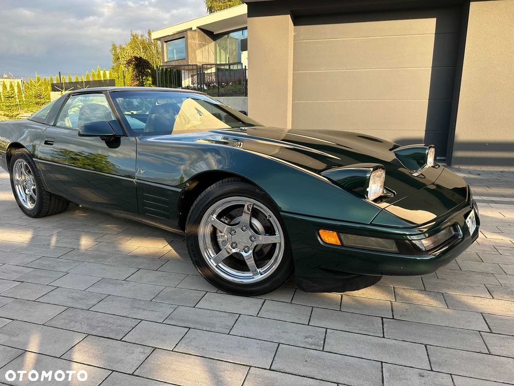 Chevrolet Corvette - 1