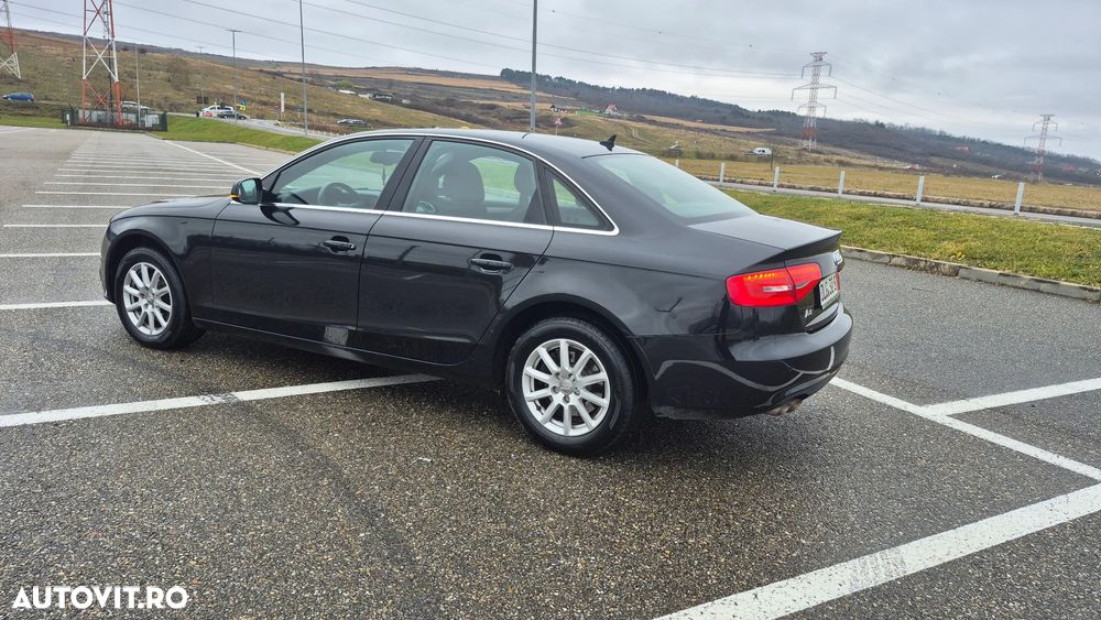 Audi A4 2.0 TDI DPF multitronic Attraction - 2