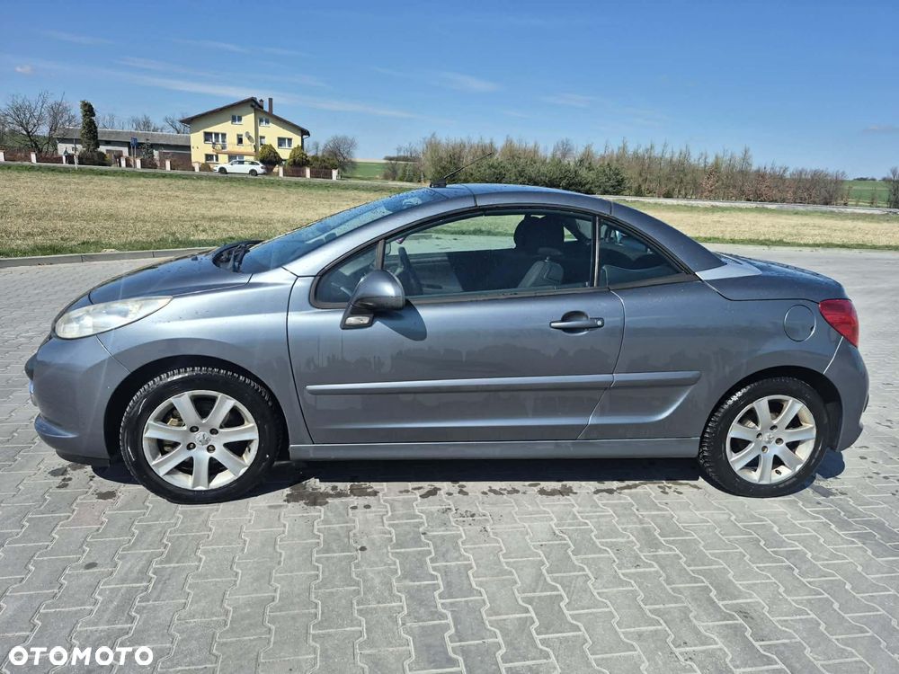 Peugeot 207 CC - 2