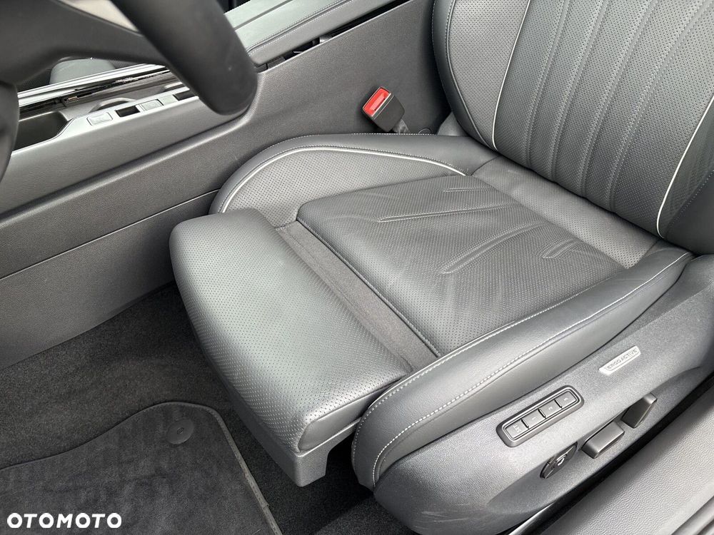 Volkswagen Passat - 13