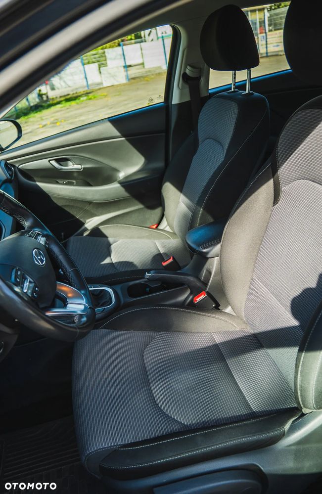 Hyundai i30 1.5 DPI Classic + - 11