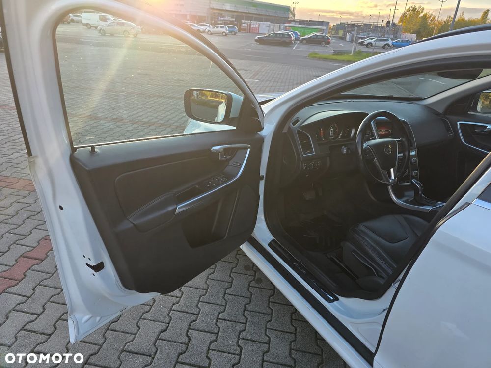 Volvo XC 60 D3 Drive-E Momentum - 12