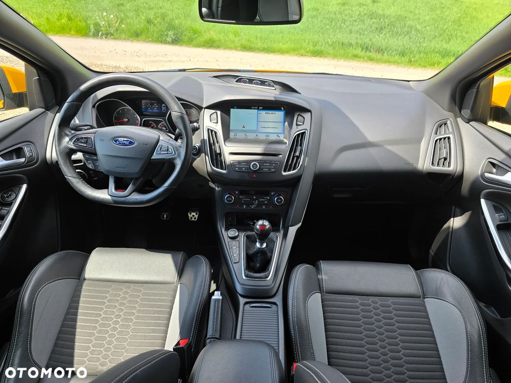 Ford Focus - 17