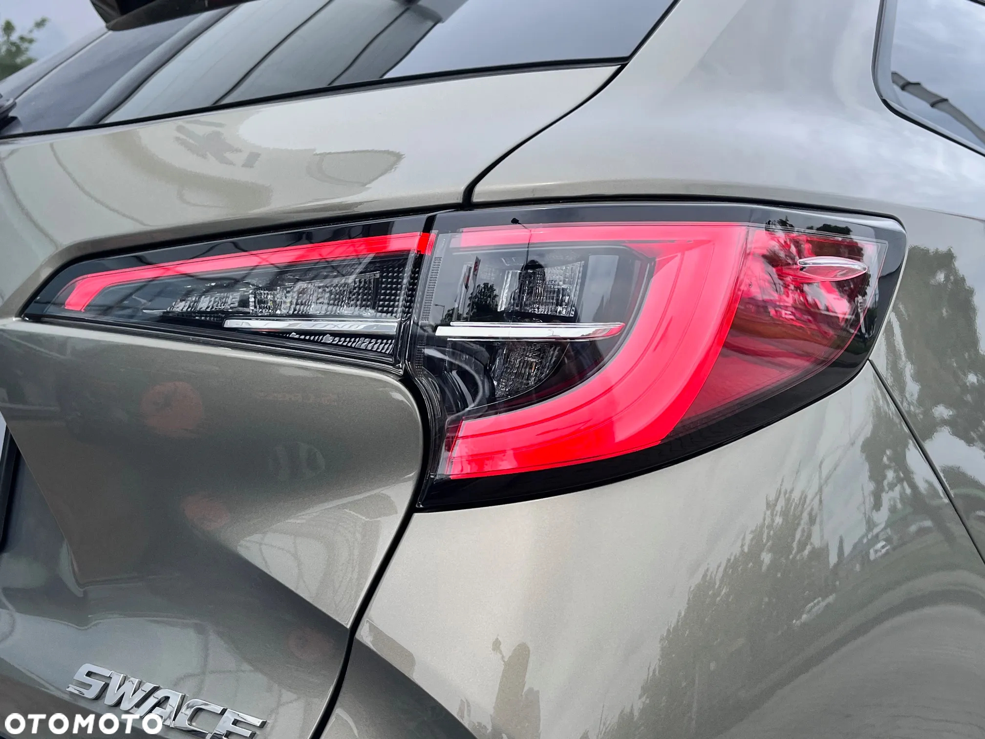 Suzuki Swace 1.8 Hybrid Premium Plus CVT - 10