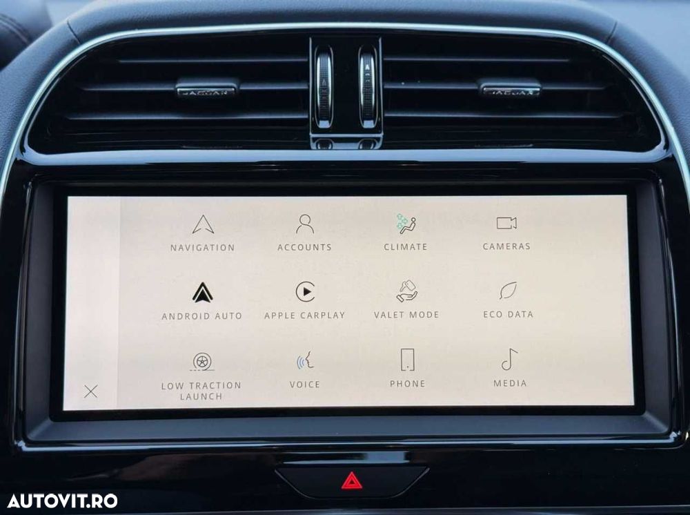 Jaguar XE D200 RWD MHEV R-Dynamic S - 30